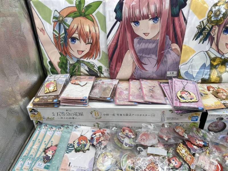 大量まとめ】五等分の花嫁 グッズ 約7.8kg 缶バッジ/アクスタ/等身大