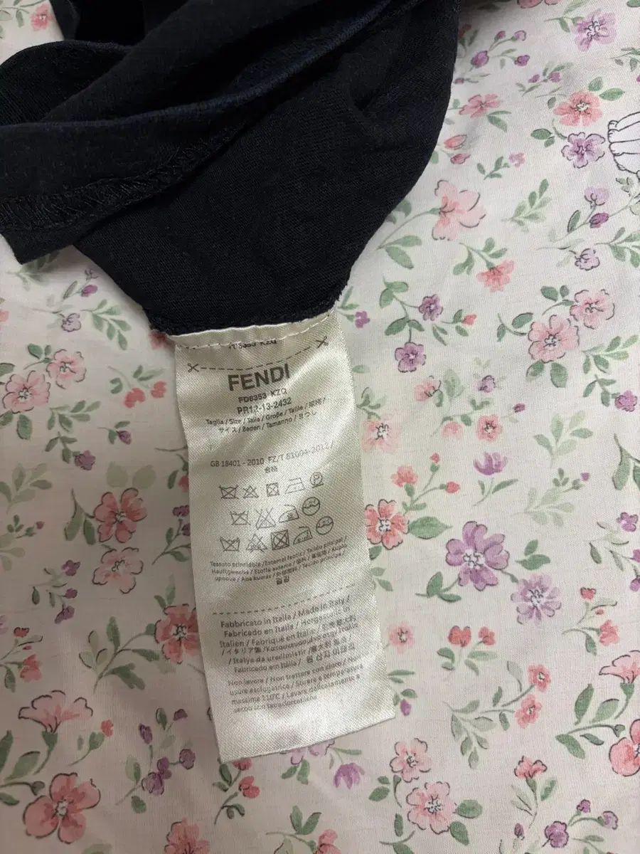 FENDI フェンディ キッズ Tシャツ