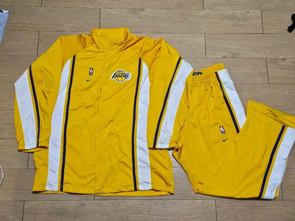 ナイキ レイカーズ ウォームアップセット コービー XL 海外