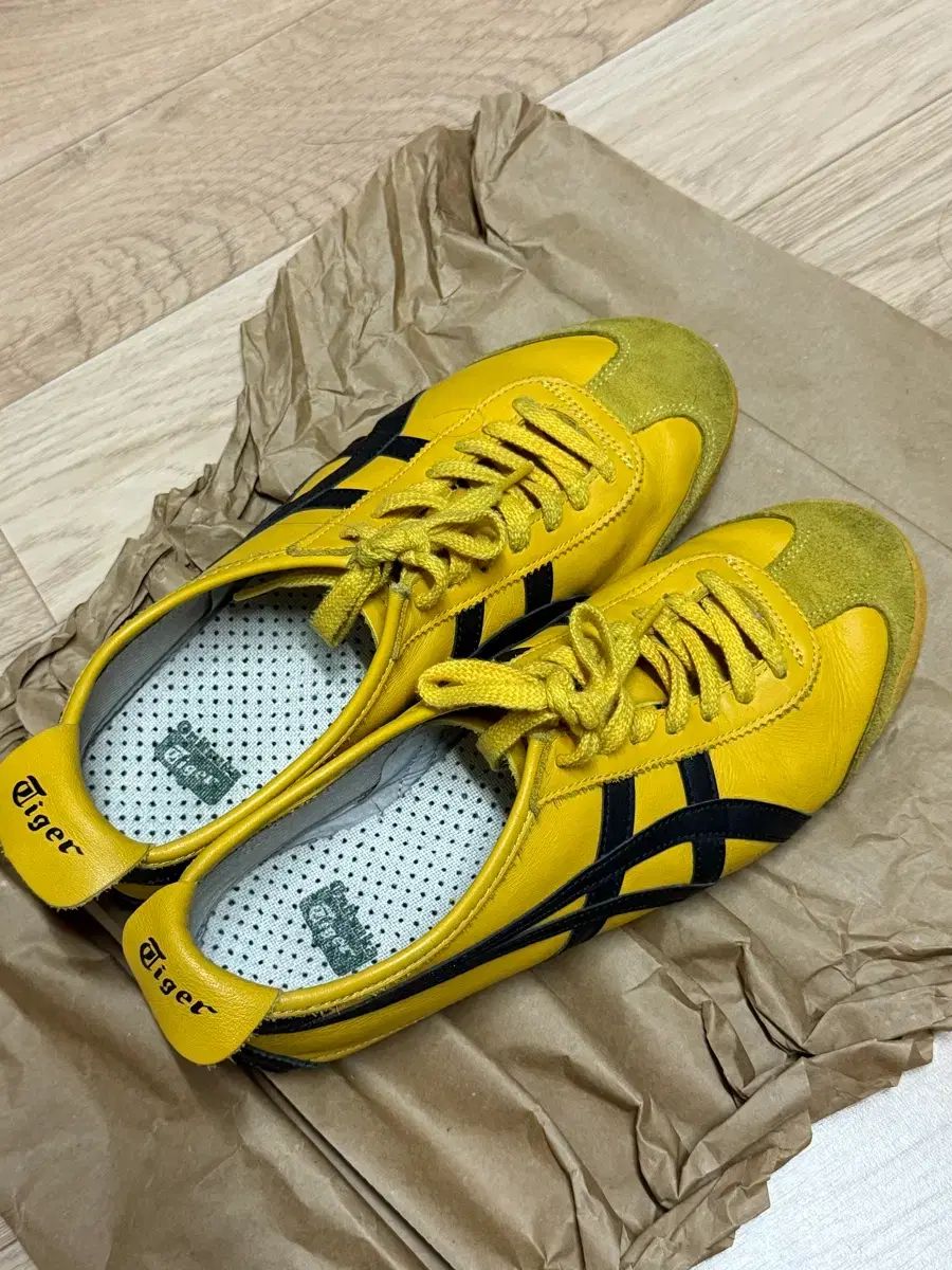 オニツカタイガー 멕시코66 イェロー 270