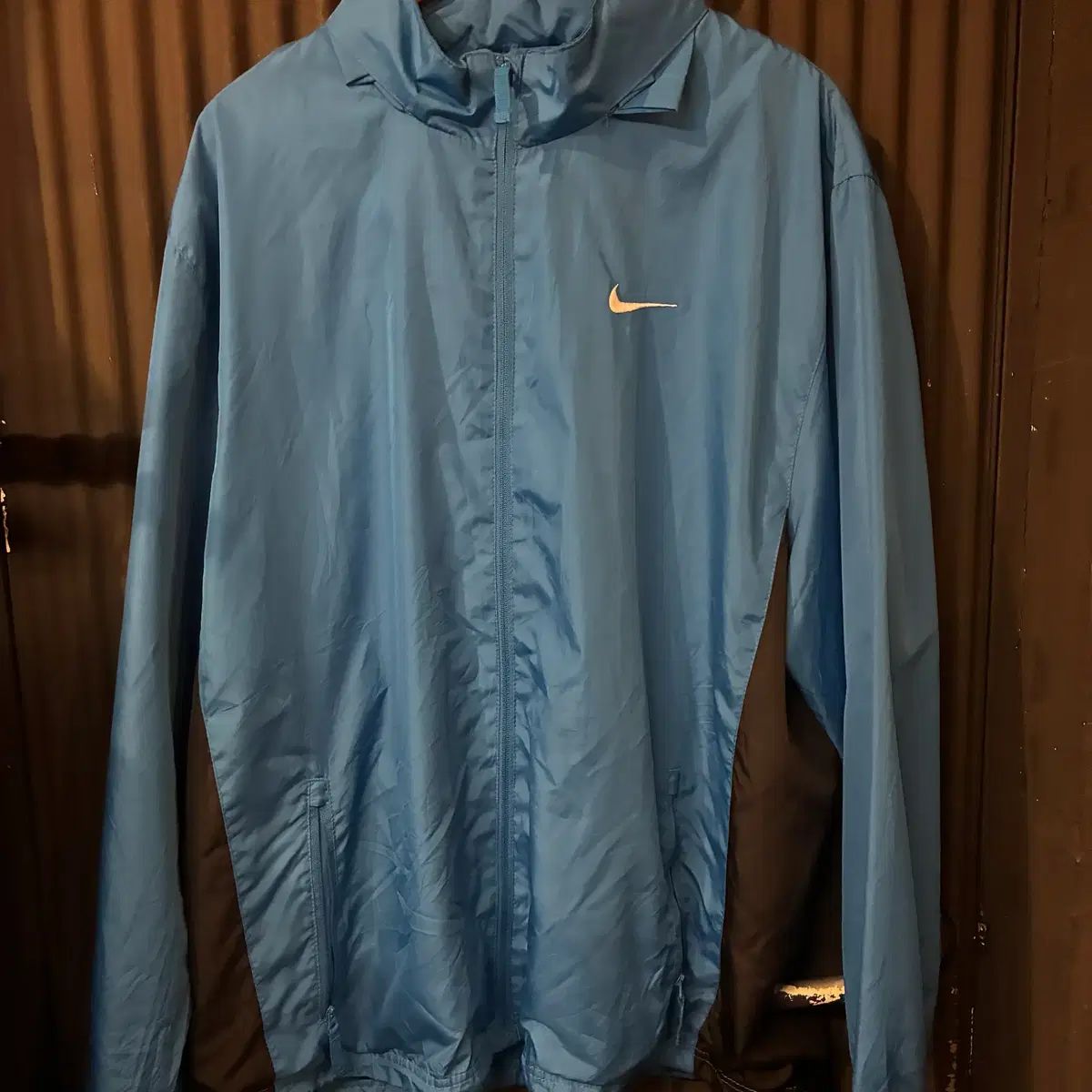 end 696 NIKE ナイキ ウィンドブレーカー