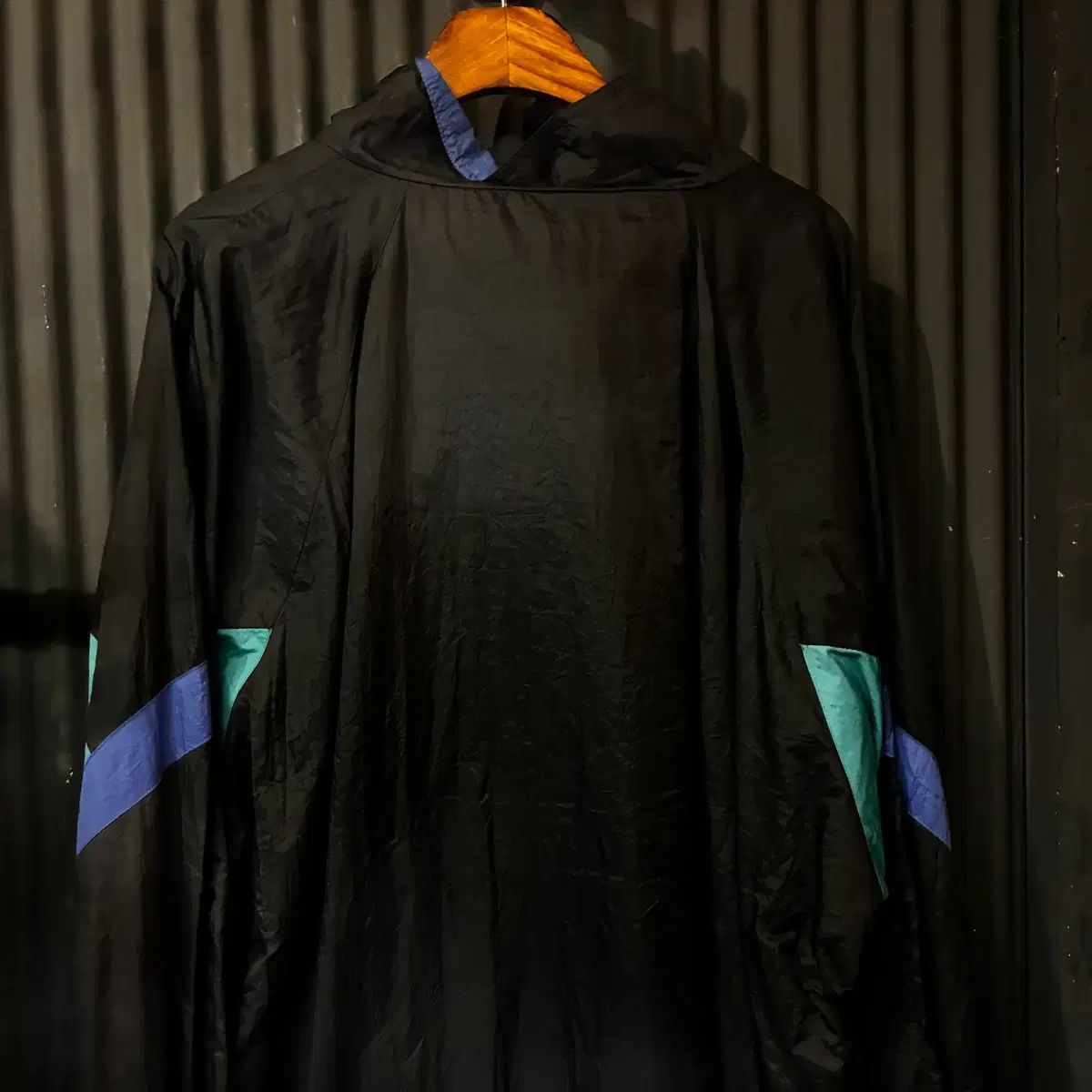 end 697 NIKE ナイキ ウィンドブレーカー