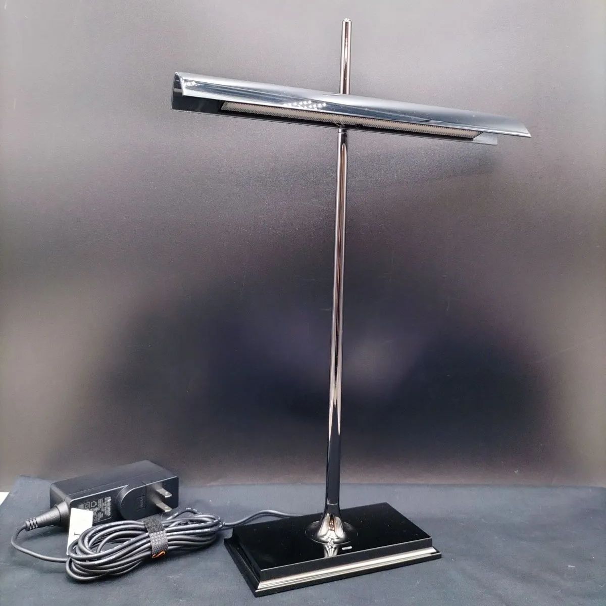 FLOS テーブルライト GOLDMAN LED一体型照明 展示品【F-2511DL1 