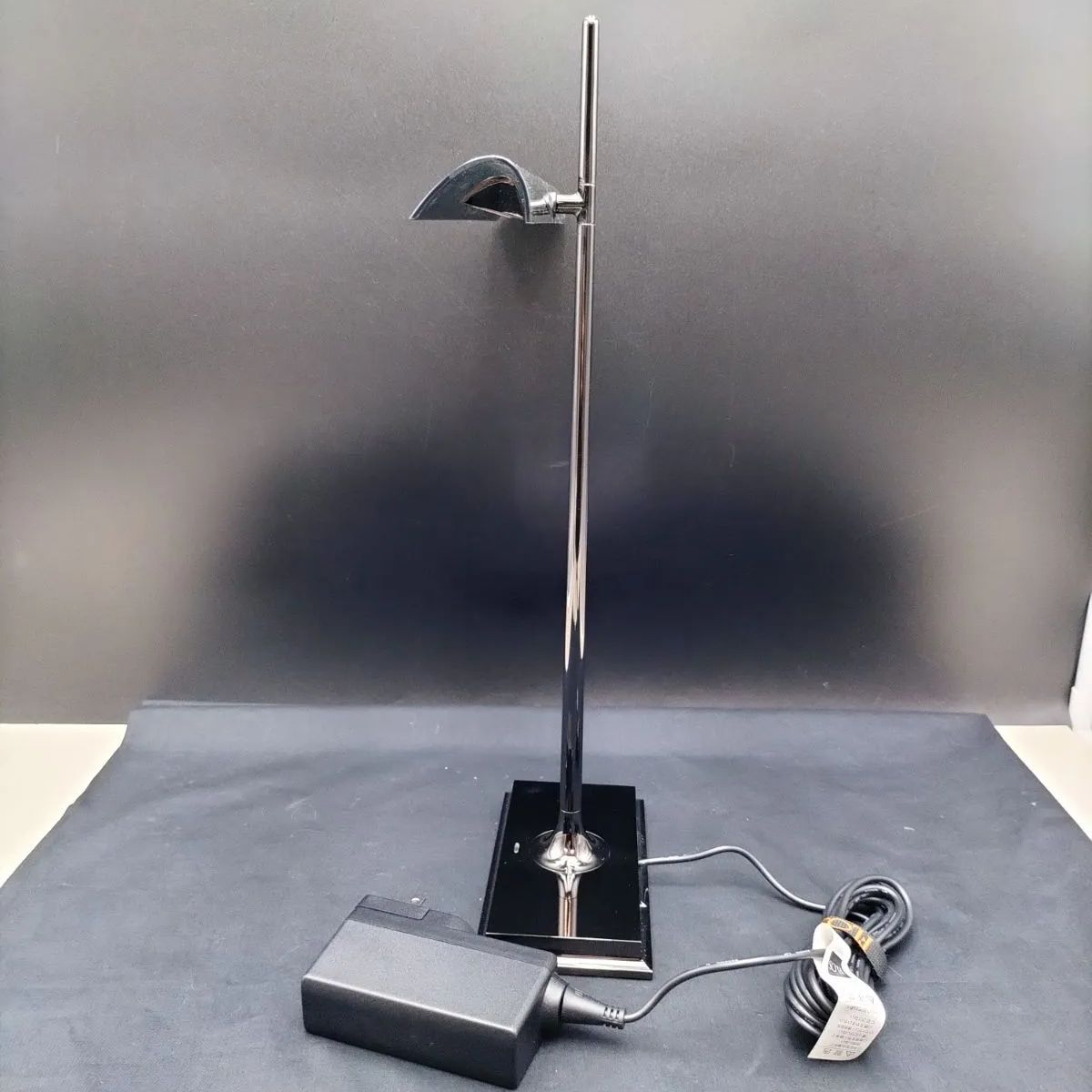FLOS テーブルライト GOLDMAN LED一体型照明 展示品【F-2511DL1 