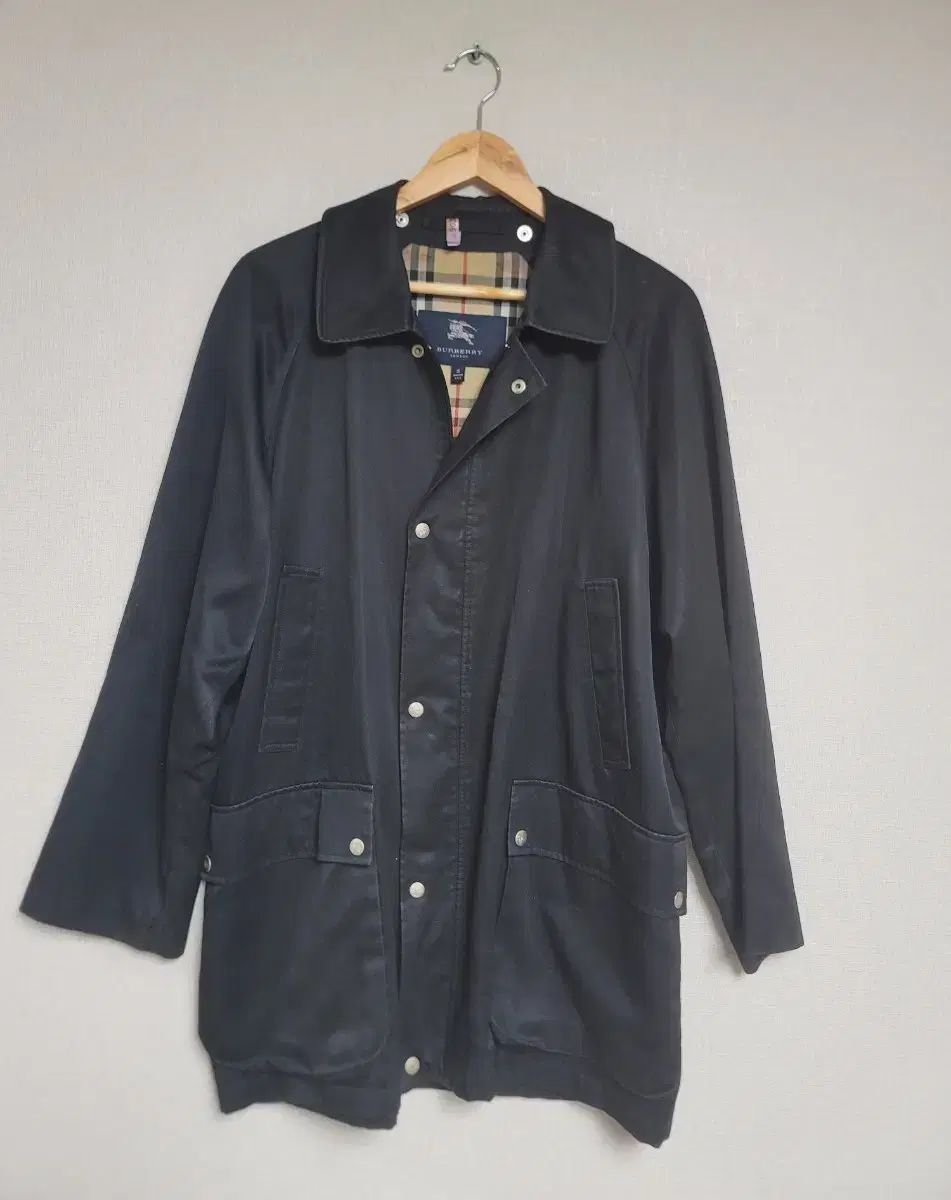 バーバリー ブラック ハーフ コート 110