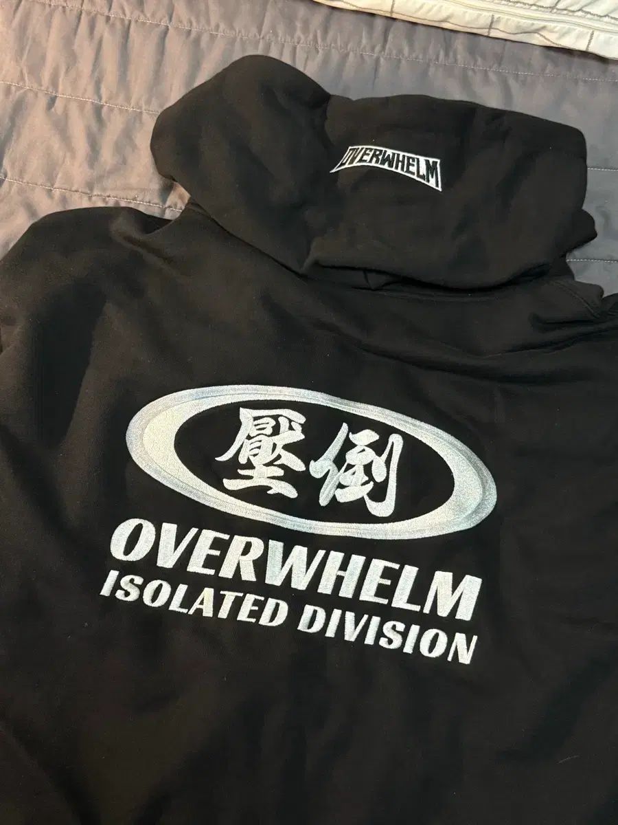 圧倒 OVERWHELM 黒 フードジップアップ ヨガウェア ヨガ ピラティス トレーニング エクササイズ