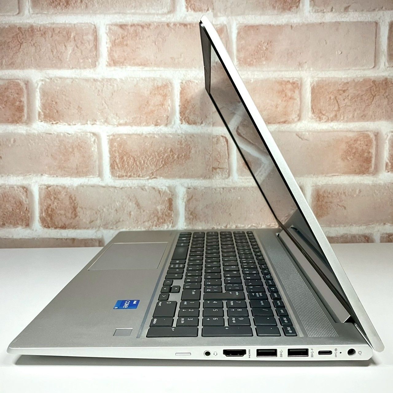 2023年製 第12世代Corei5 テンキー付き 爆速SSD256GB 15.6インチ