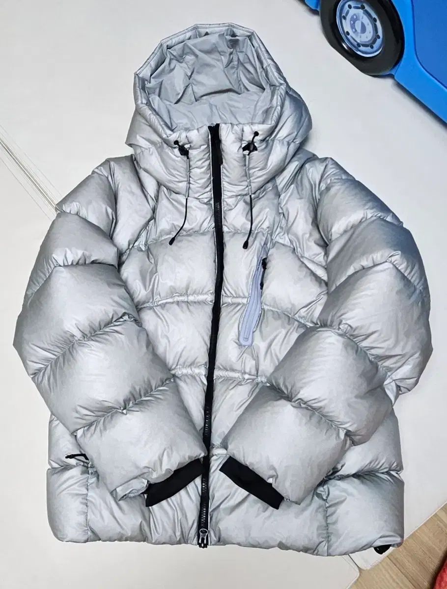 ニュー ンス フライング77 スーパーライト フーディー ヘビーグースダウン Mサイズ