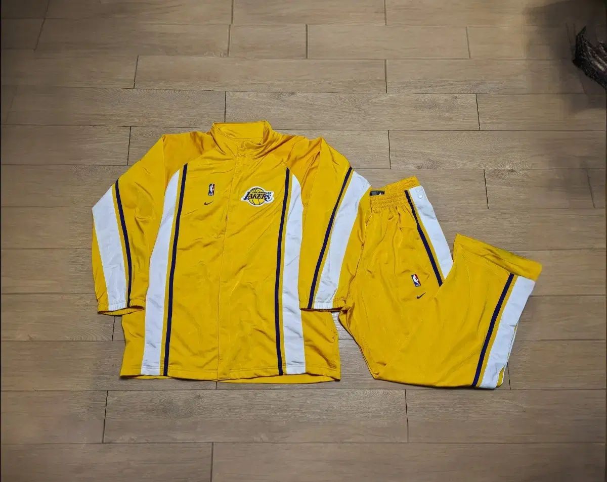 ナイキ レイカーズ ウォームアップセット コービー XL (海外) - メルカリ
