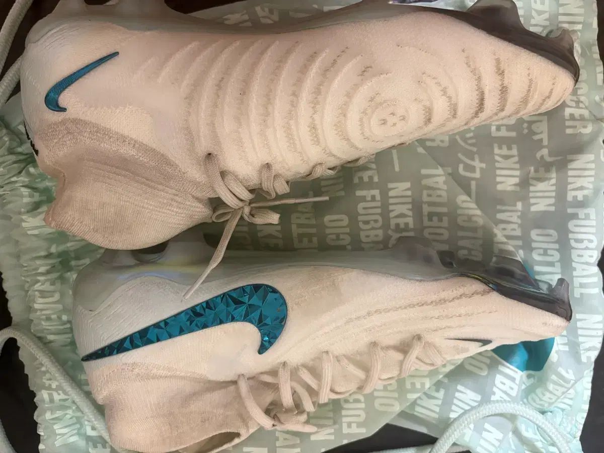 ナイキ エリート ファントムGX 2 LV 8 270