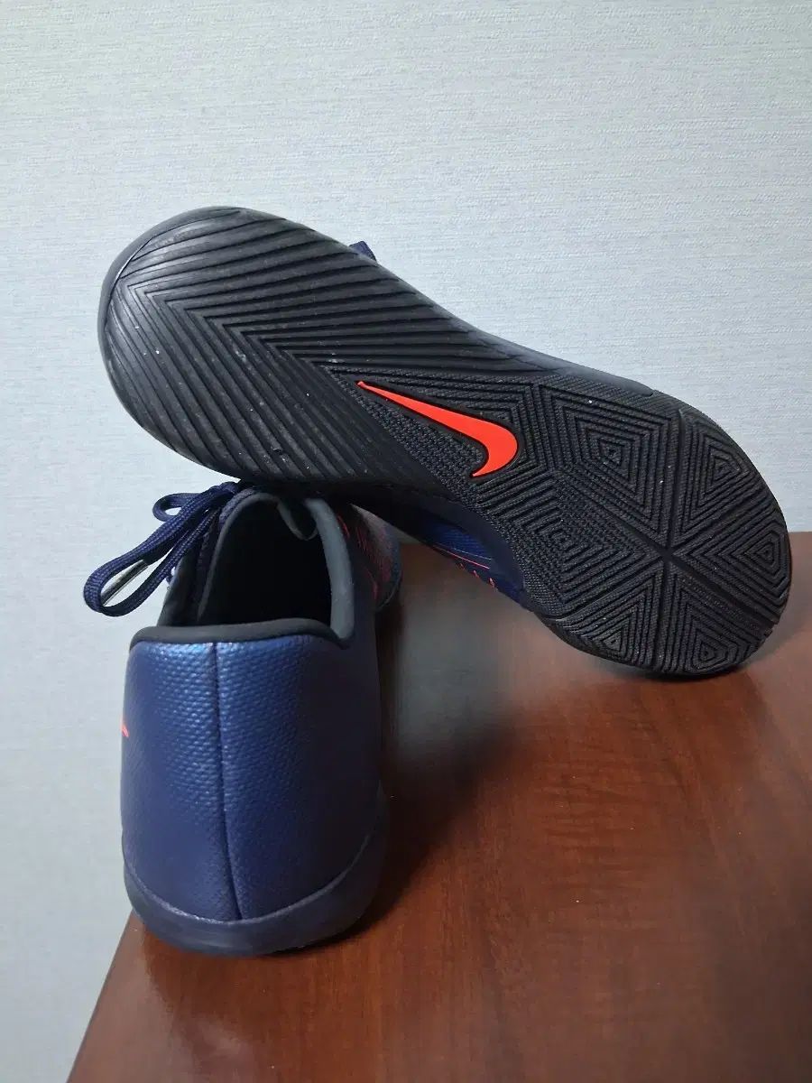 ナイキ FANTOM ヴェノム 265