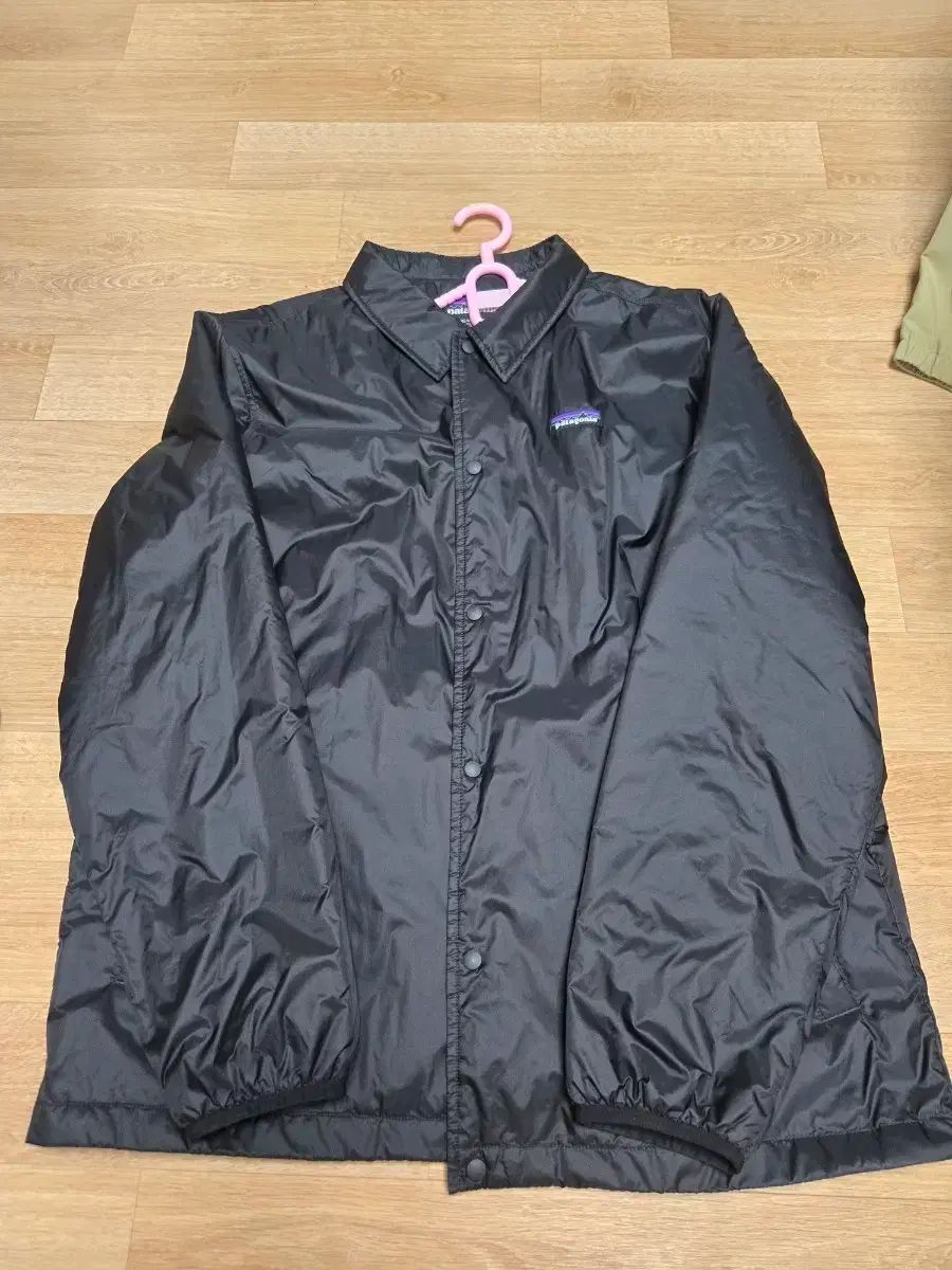 キッズ服(100cm~) patagonia 黒 ダウンジャケット