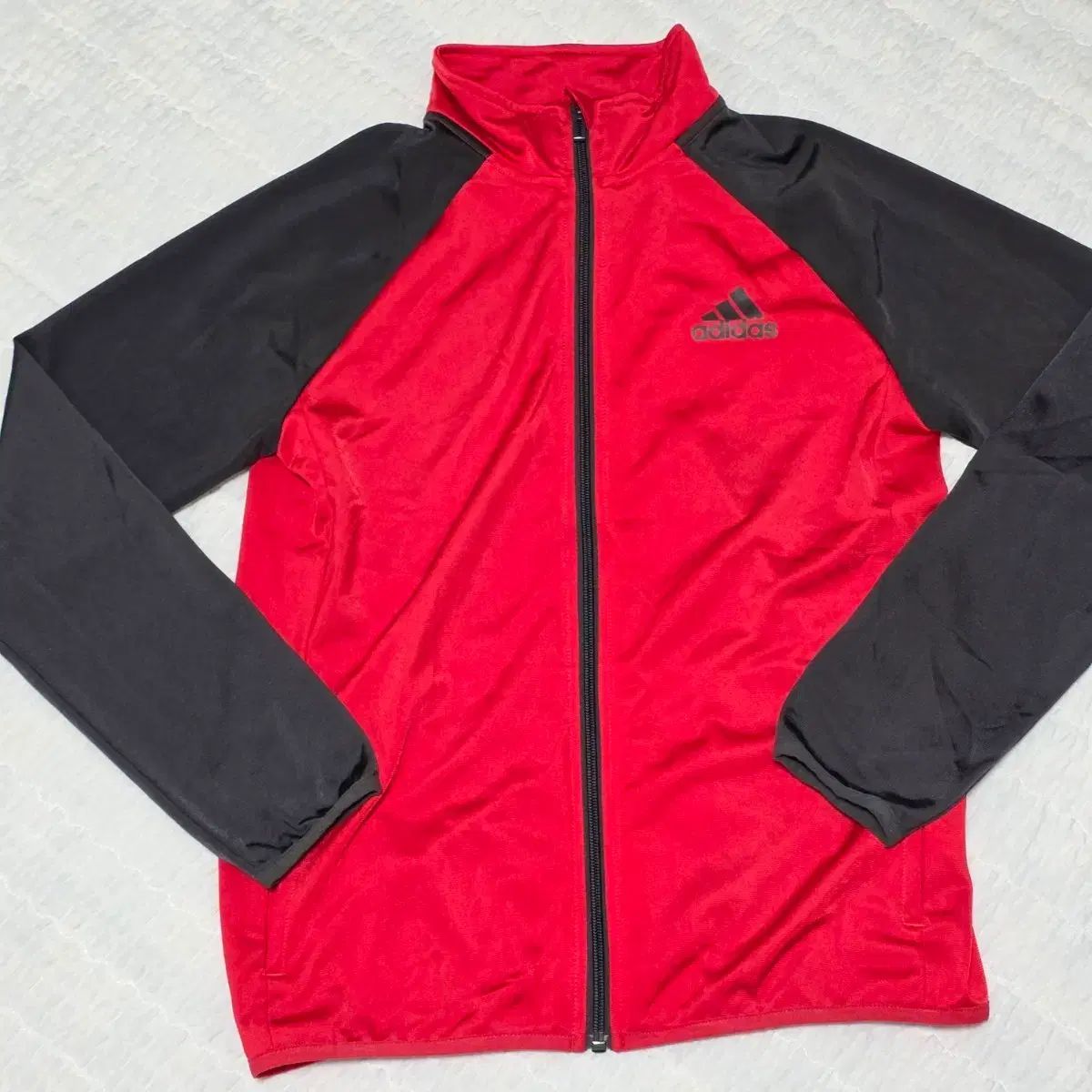 JP adidas) オールドスクール レッドxブラック トラックジャージ ジャケット