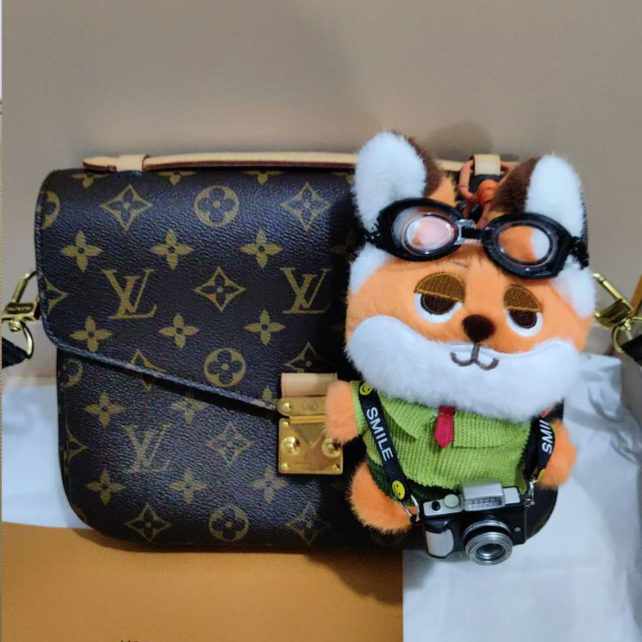 → 限定かわいい Q バージョンキツネニックストラップ ぬいぐるみ