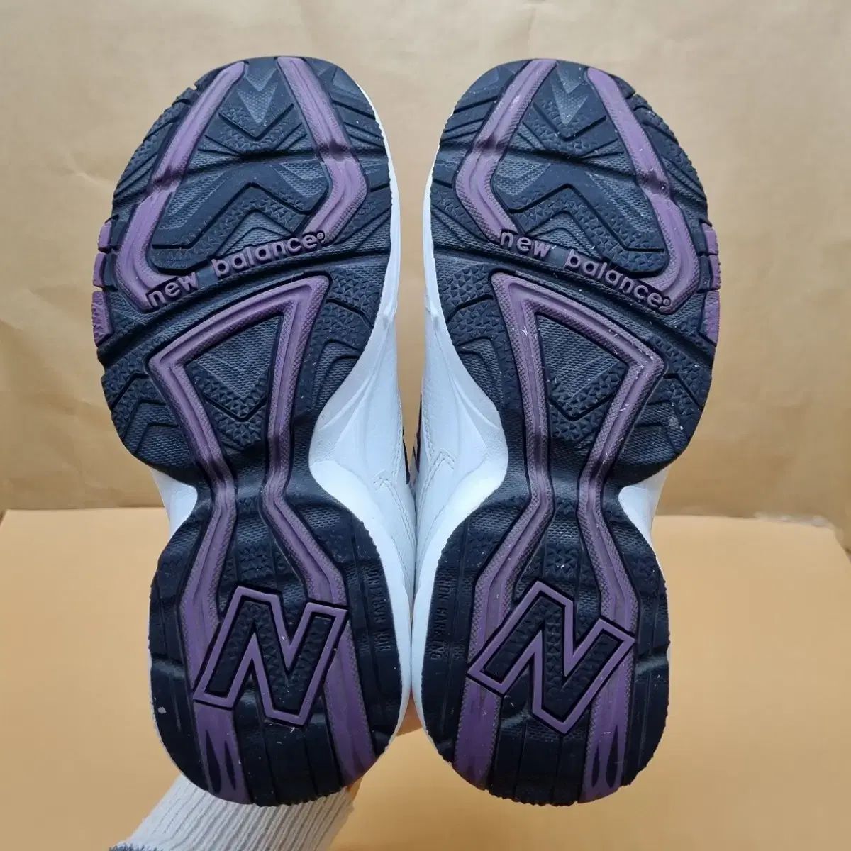 ニューバランス 608 スニーカー 25センチ - メルカリ