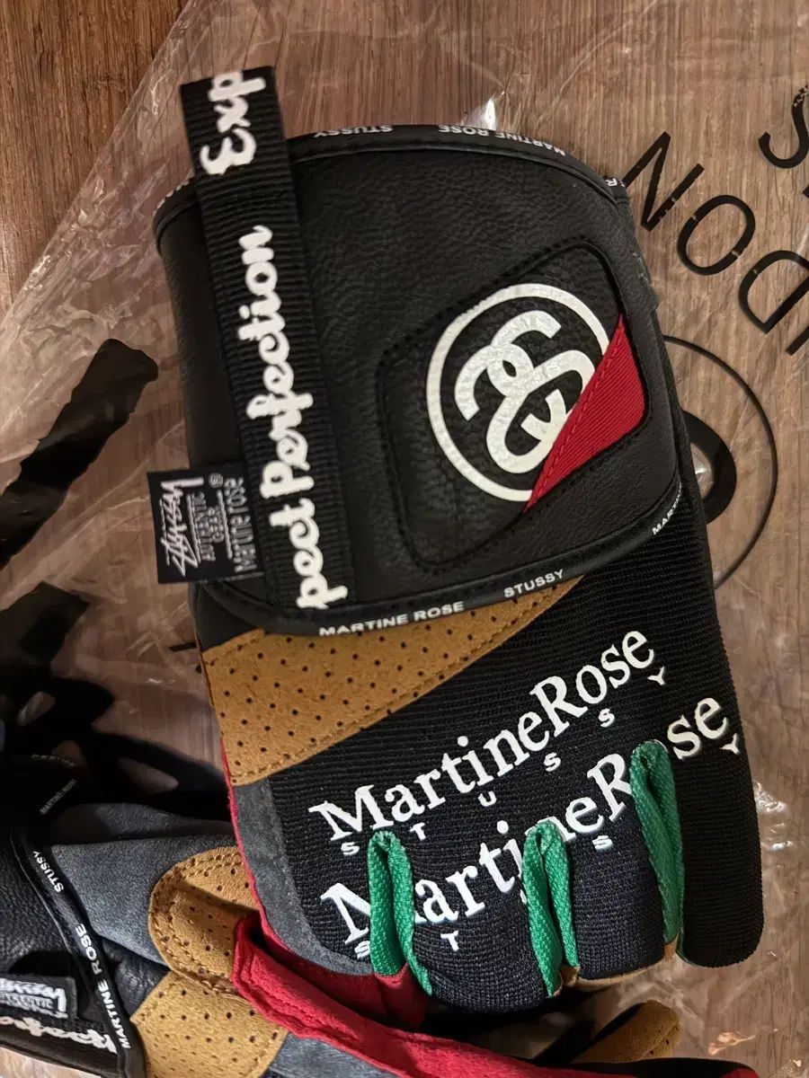 ステューシー x マーティン ローズ ドライビング ローブ