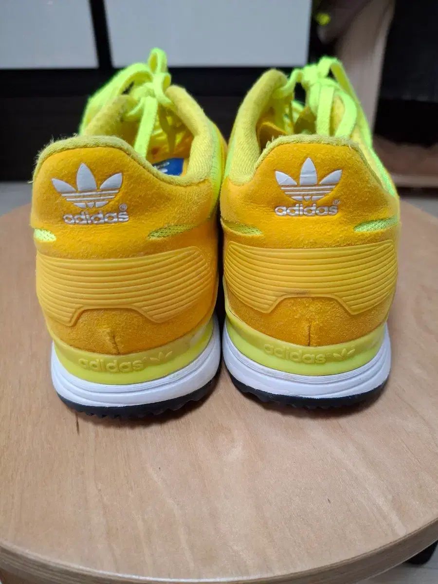 アディダス ZX 700 黄色 スニーカー 240mm - メルカリ