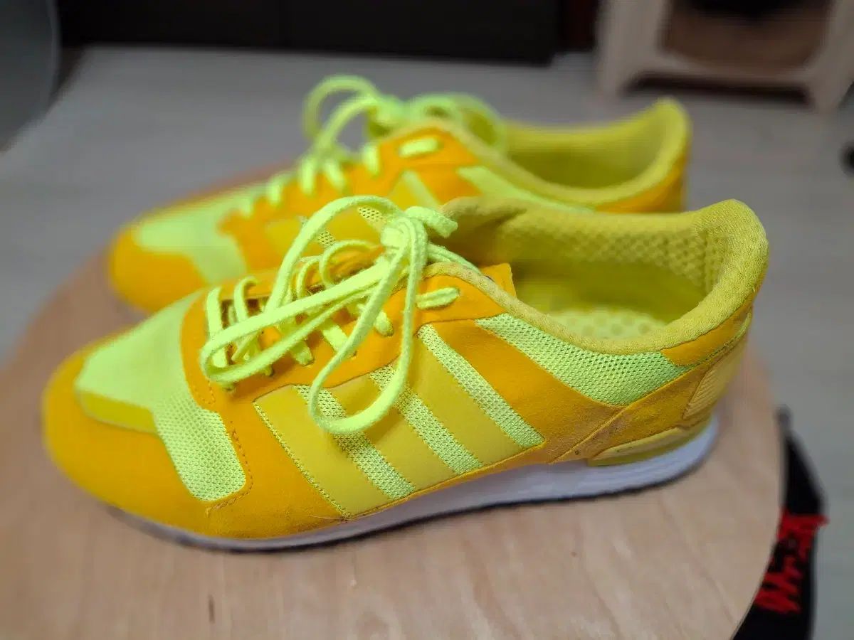 アディダス ZX 700 黄色 スニーカー 240mm - メルカリ