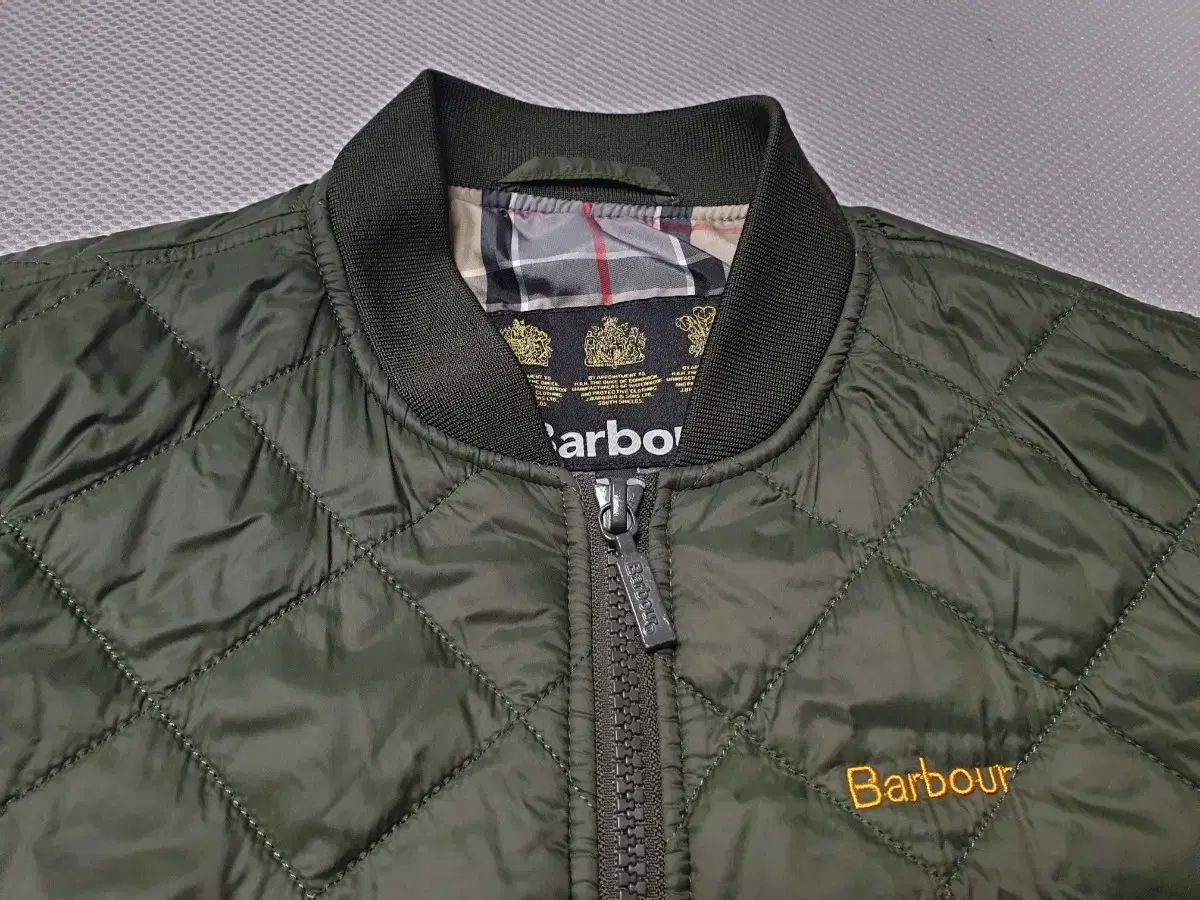 バブアー キッズ キルティング ブルゾン ダウン カーキ L 身長145-155