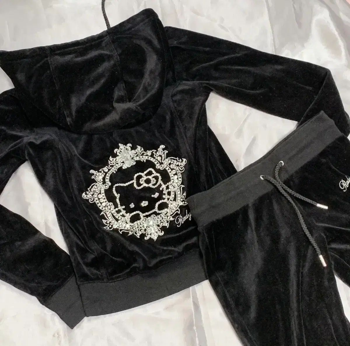 ハローキティ トレーナー セットアップ