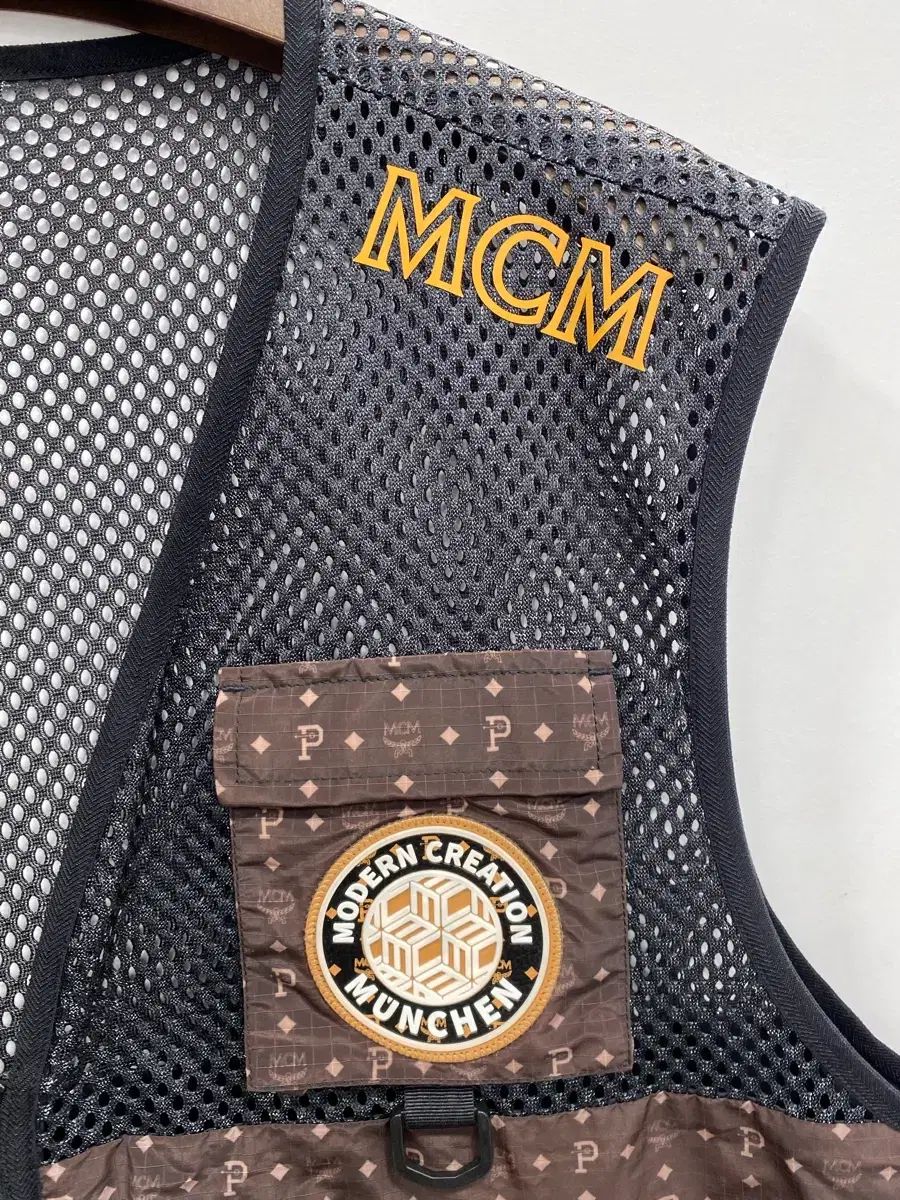 XL ゴールデンサイズ MCM x OVER THE PITCH ベスト