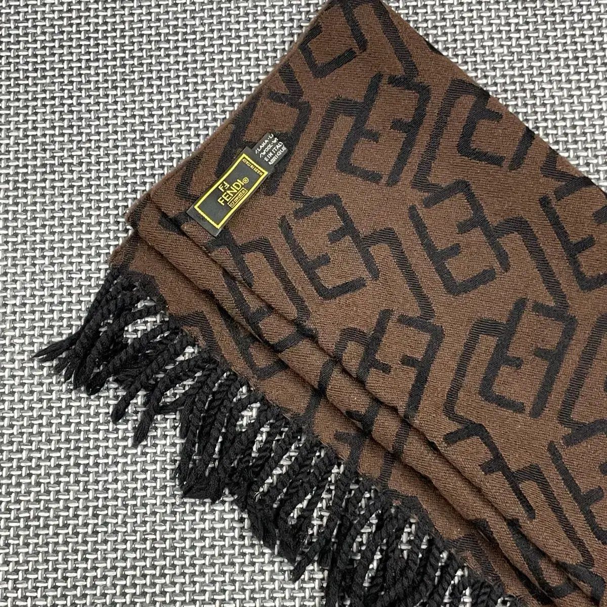 FENDI フェンディ FF ロゴ ウール マフラー ブラウン/ブラック - メルカリ