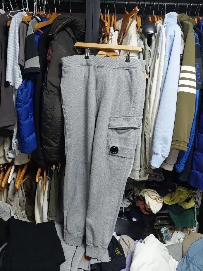 C.P. COMPANY シーピーカンパニー カーゴ トレーナー ズボン グレー L 韓国 店舗
