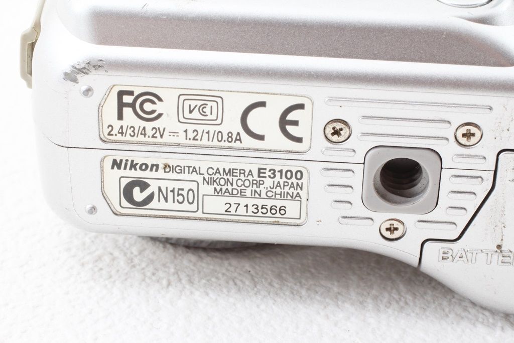 ジャンク Nikon ニコン COOLPIX クールピクス 3100 320万画素 コンデジ