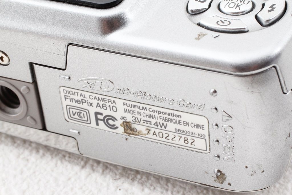 ジャンク FUJIFILM フジフィルム FinePix A610 コンデジ 630万画素