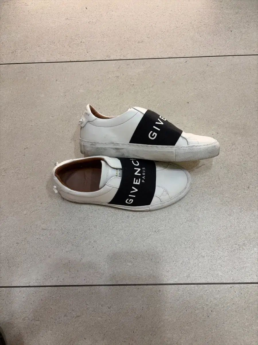 Givenchy ジバンシィ レディース スニーカー 白 スリッポン