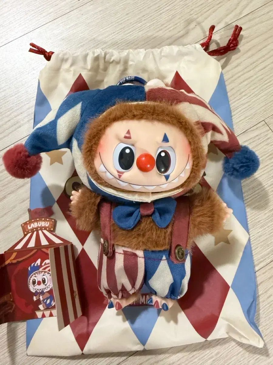 ワイズー シリアス キーホルダー ジャグリング 巨大 ラブブ