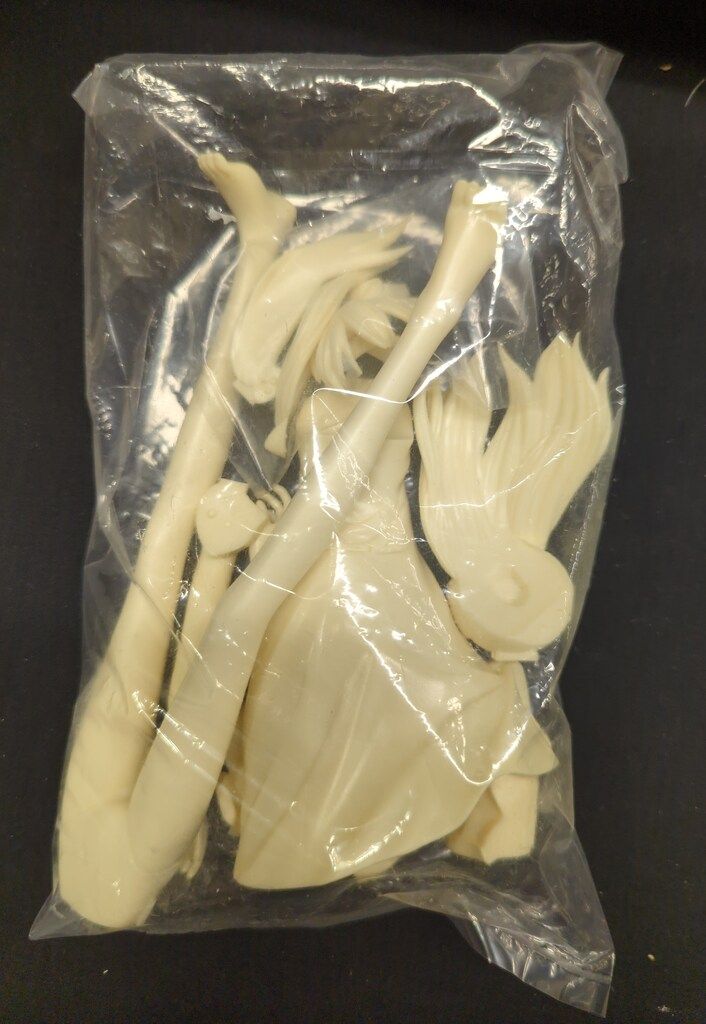 アミエ・グラン 1/6スケールレジンキャストキット 原型 suzu 夏服の