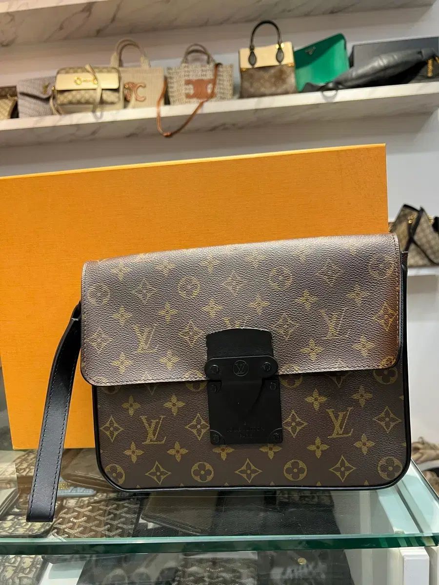 M 80560 ルイヴィトン Sロック A 4 マカサー モノグラム クラッチバッグ ブラウン ポーチ