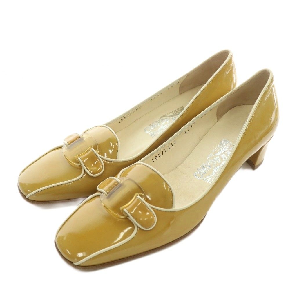 サルヴァトーレフェラガモ Salvatore Ferragamo ヴァラ パンプス