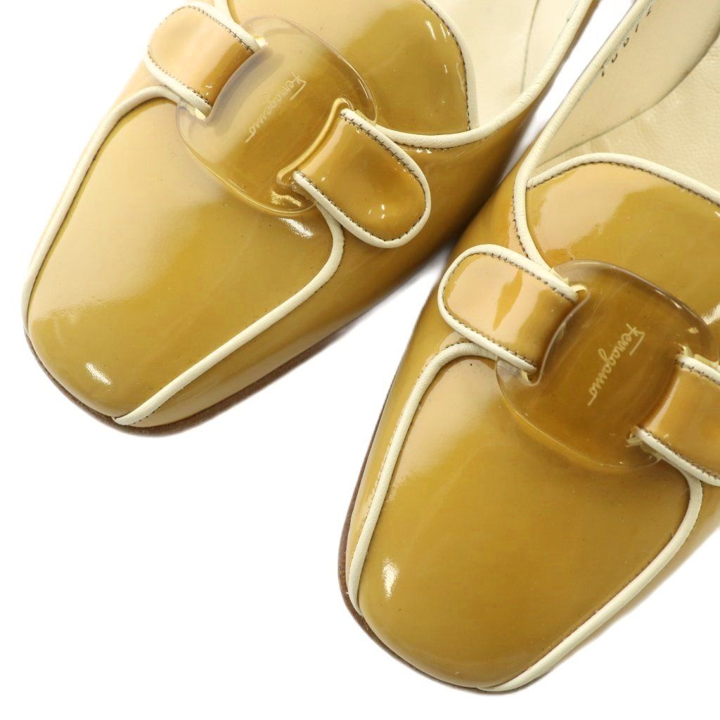 サルヴァトーレフェラガモ Salvatore Ferragamo ヴァラ パンプス