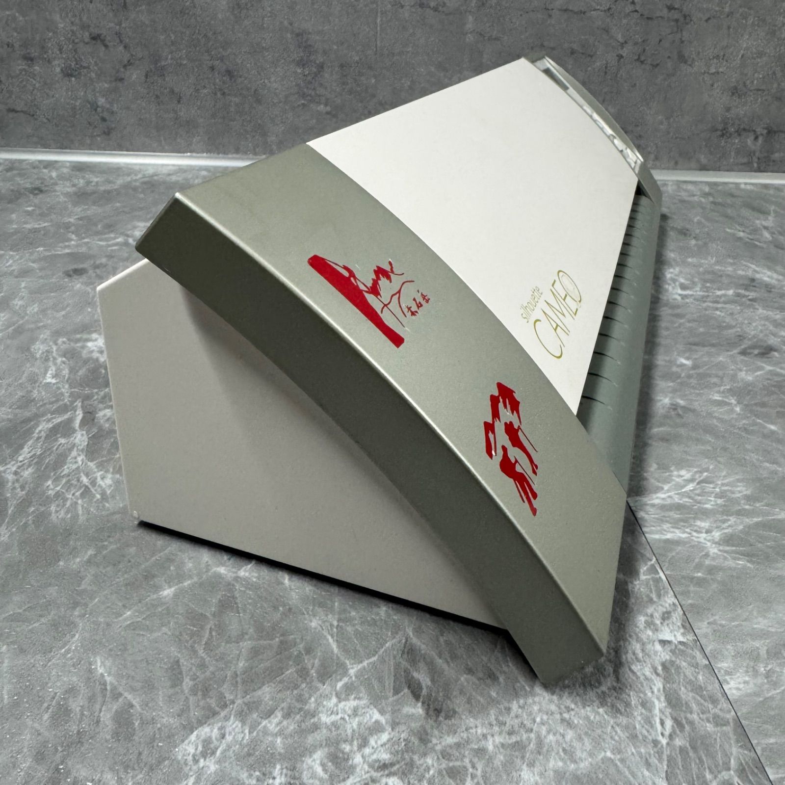 カッティングマシン