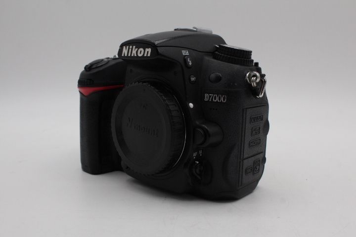 並品 NIKON ニコン デジタル一眼レフカメラ D 7000 ボディー