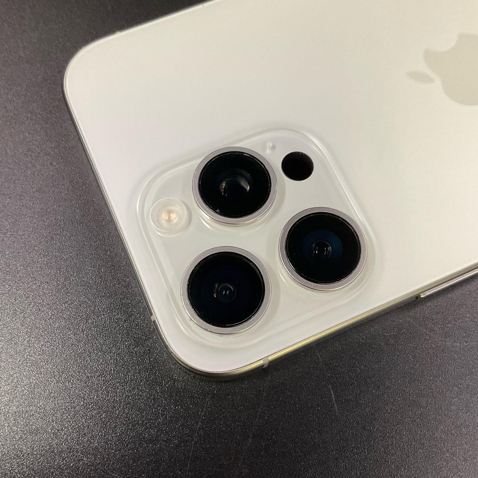 iPhone 15 Pro Max 1TB ホワイトチタニウム SIMフリー 白ロム 美品