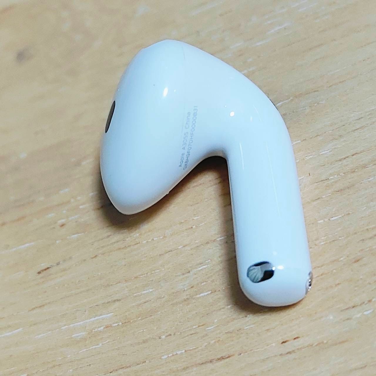 AirPods 4世代 A3050片耳 片方 右耳 R Apple AirPods 4世代 片耳 R 片方 右耳 Sランク - メルカリ