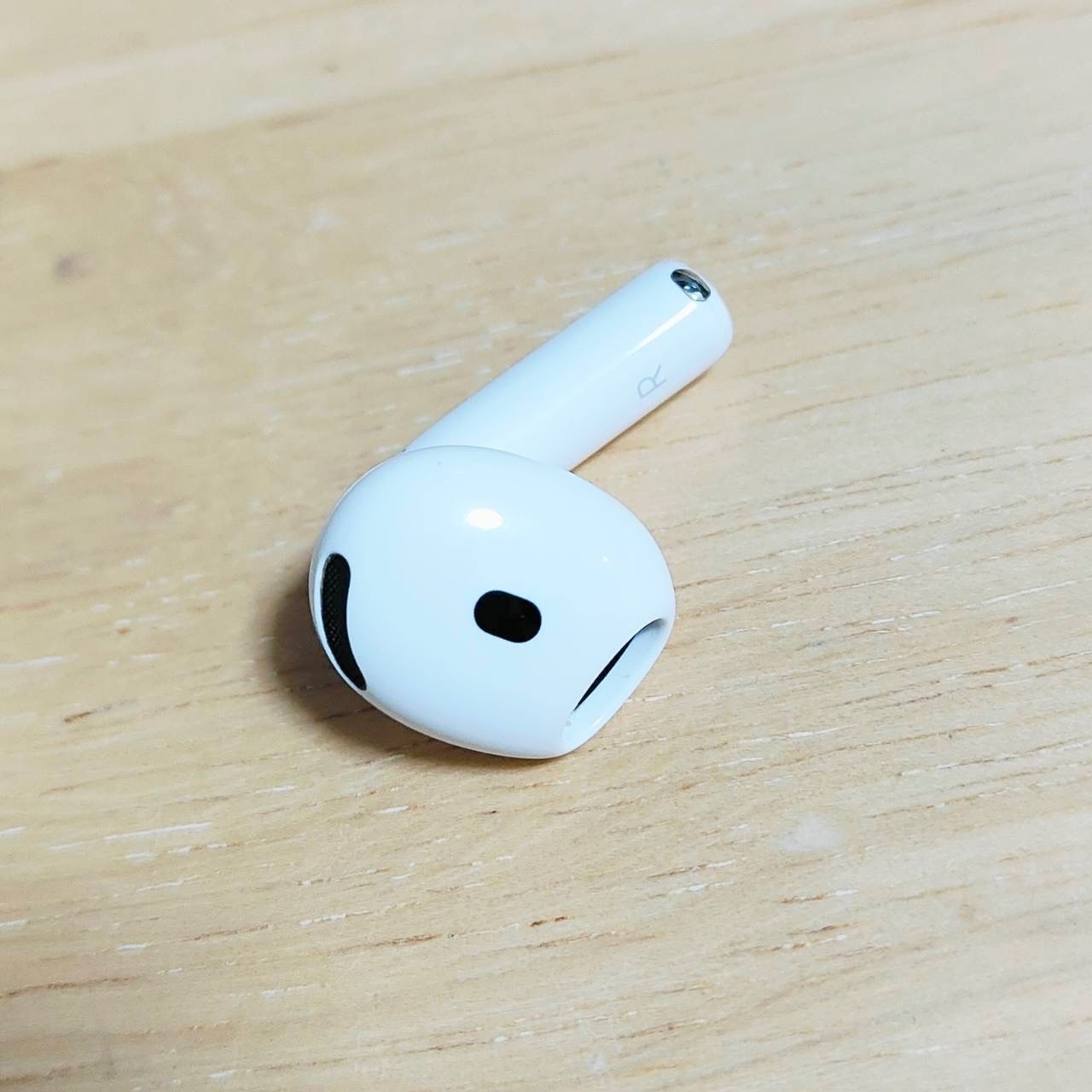 Apple AirPods 4世代 片耳 R 片方 右耳 381 Apple AirPods 4世代 片耳 R 片方 右耳 Sランク - メルカリ