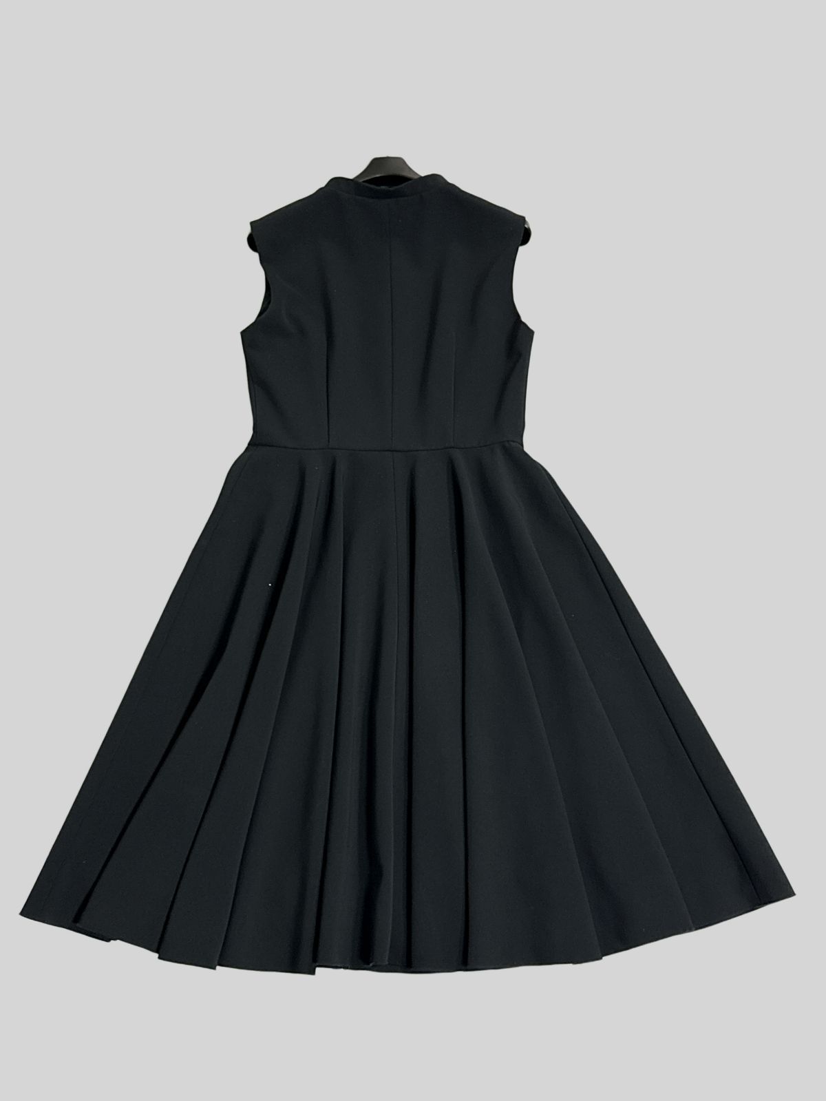 極美品★FOXEY/フォクシーブティック ドレス スリーブス ブラック38 極美品☆FOXEY/フォクシーニューヨーク フロントジップドレス 38