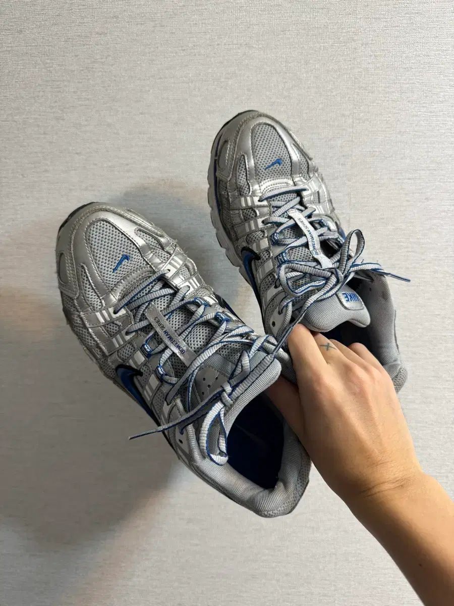 ナイキ P 6000 シルバー ブルー スニーカー メタリックシルバー