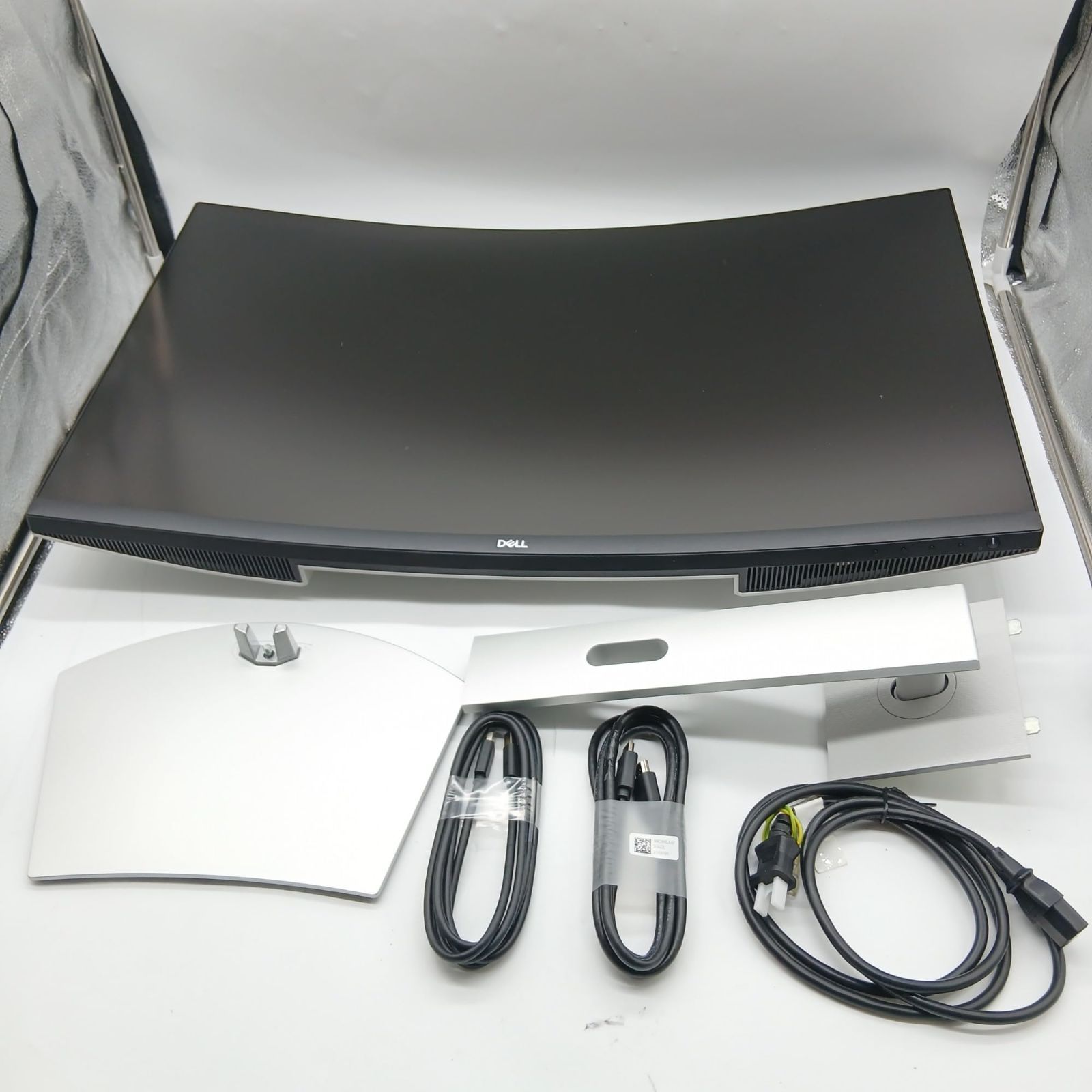 No.4439 Dell S 3221 QS 31.5インチ 曲面 4 K モニター ディスプレイ 3年間無輝点交換保証 VA 非光沢 1800 R DisplayPort HDMI x 2 sRGB 99 高さ調整 AMD FreeSync スピーカー