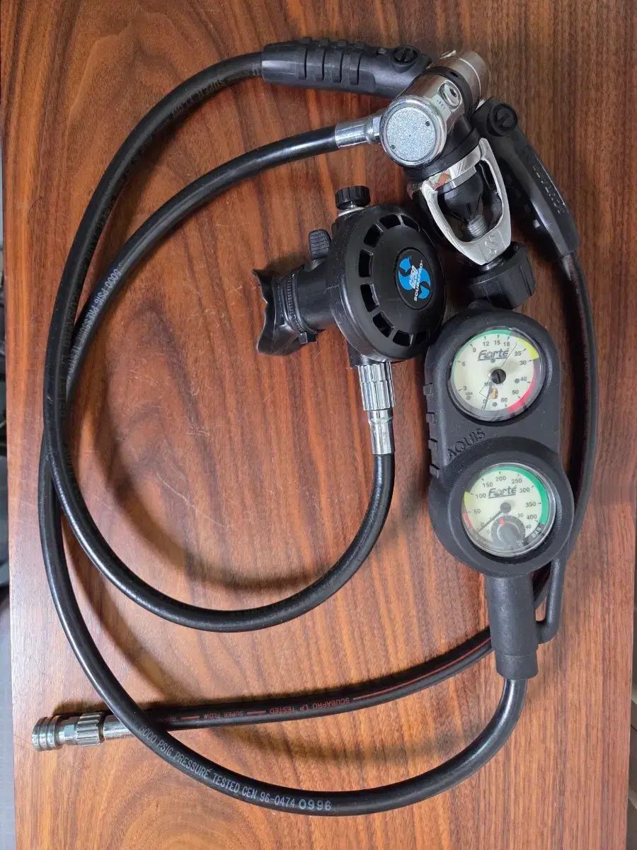 スキューバプロ 規制当局 Forte 圧力計 セット