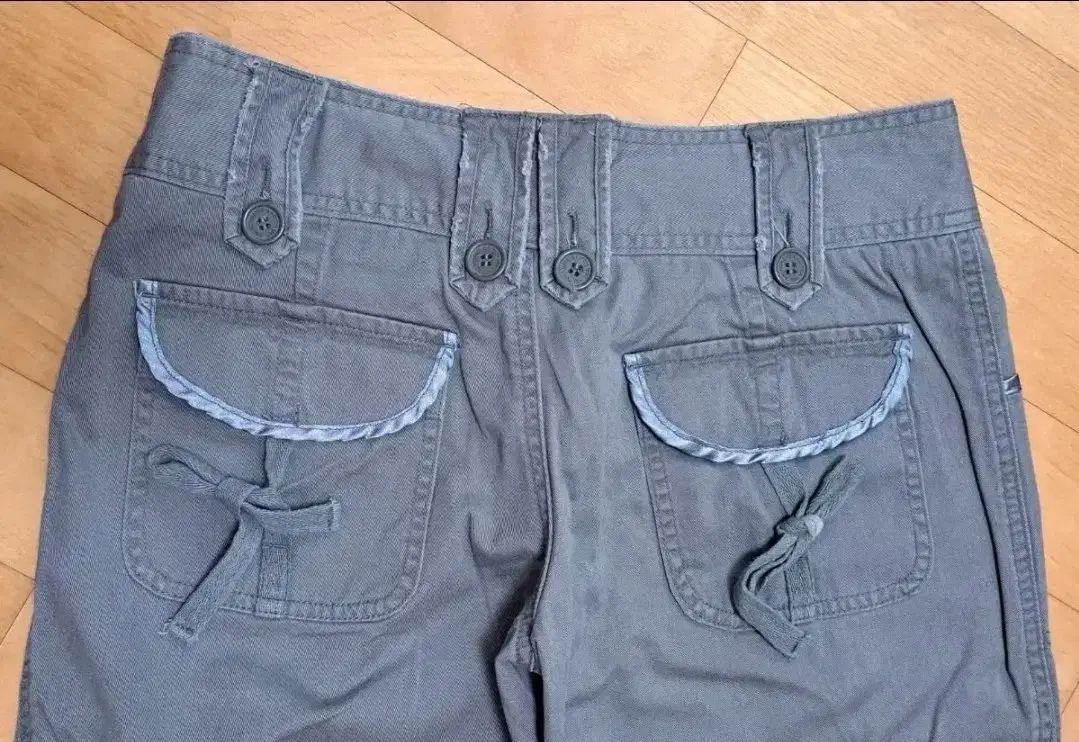 アバクロンビー カーゴパンツ カーキ