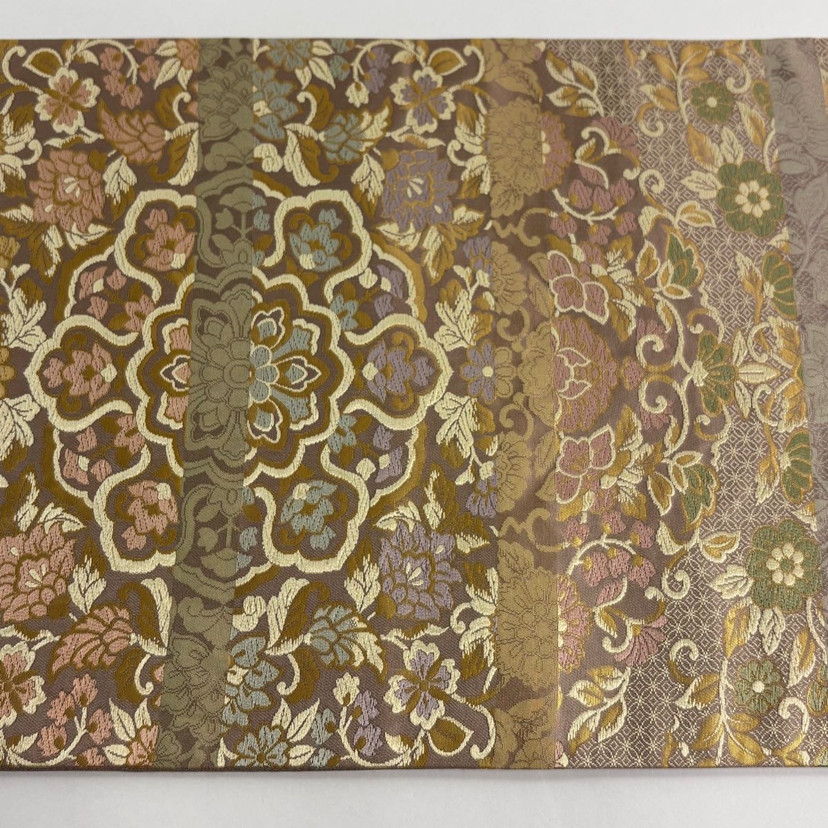 袋帯 名品 箔屋清兵衛 落款 悠久の美 華文 花唐草 唐織 箔 灰紫 お太鼓