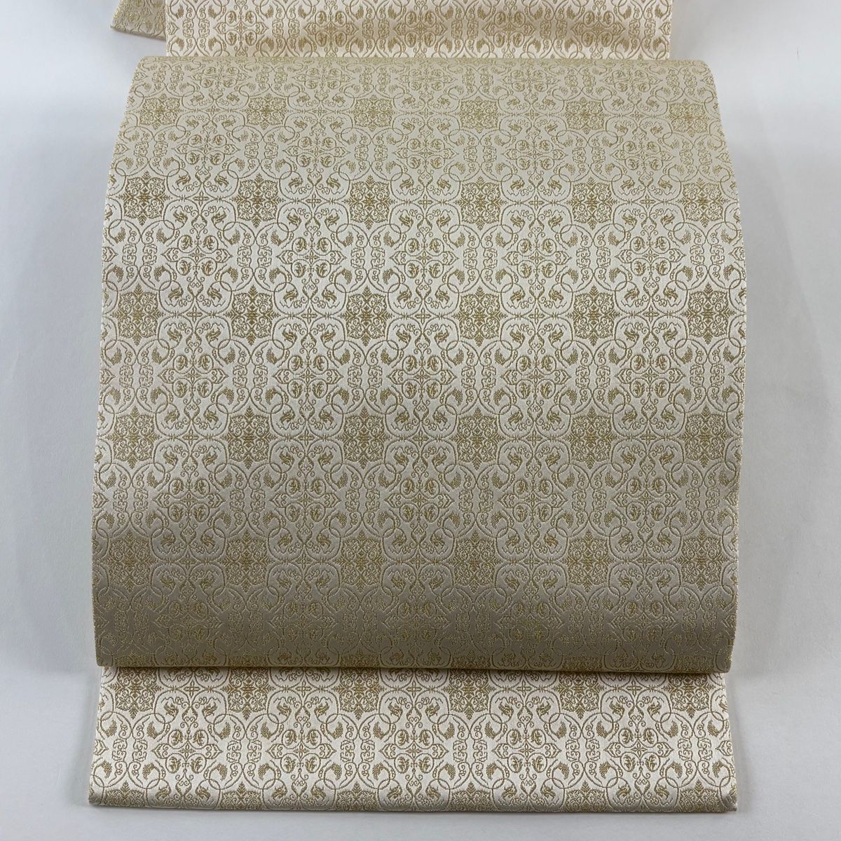 美品】 開き名古屋帯 逸品 龍村美術織物 証紙 葡萄唐草文錦 金糸