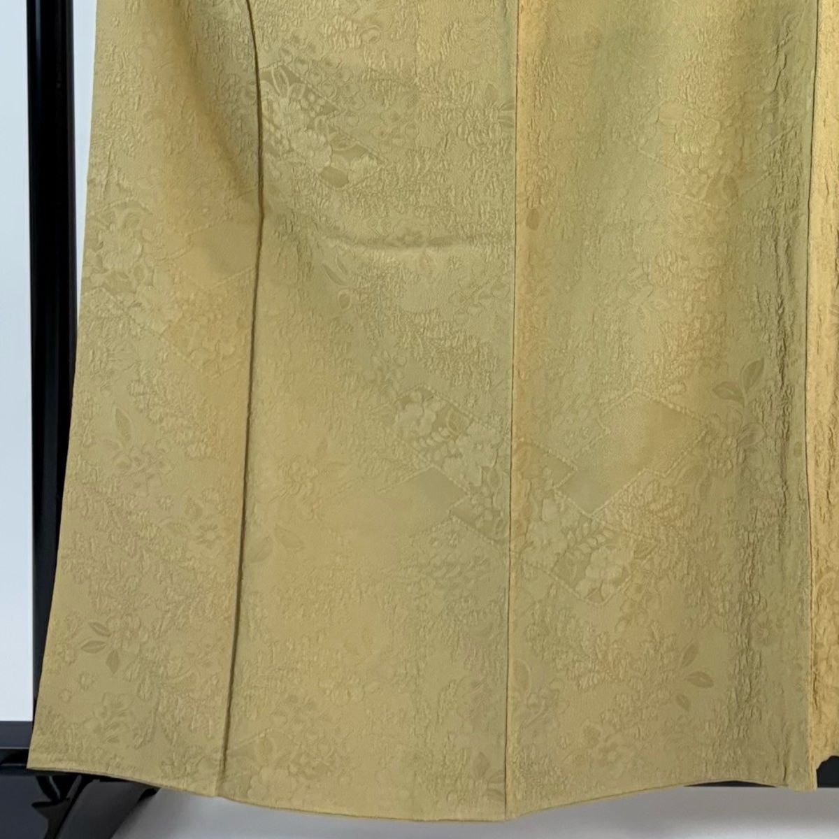 色無地 身丈159 cm 裄丈66 M 袷 地紋 薄茶色 正絹 秀品 一つ紋