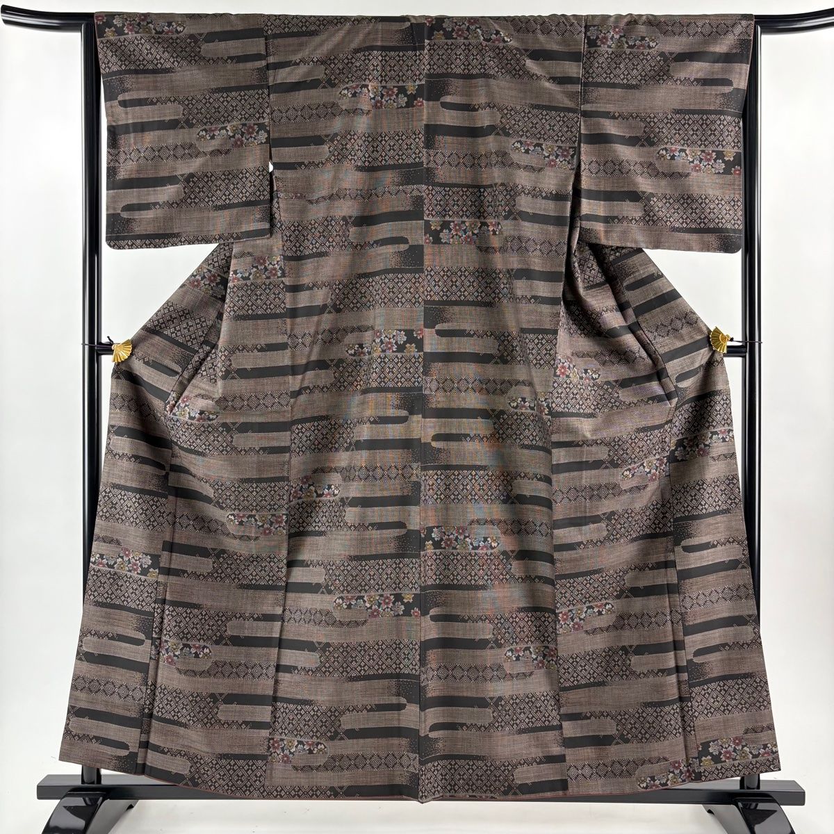 紬 身丈159 cm 裄丈65.5 M 袷 ヱ霞 桜 焦茶色 正絹 秀品