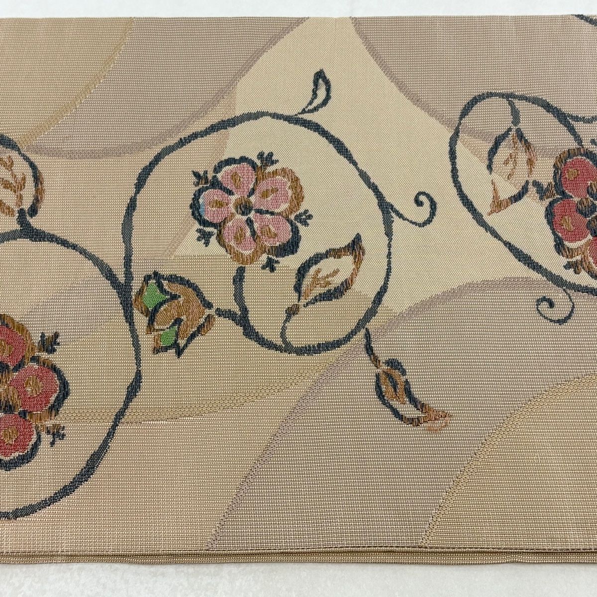 美品】 袋帯 秀品 花唐草 幾何学 箔 薄茶色 六通 正絹 【中古】 - メルカリ